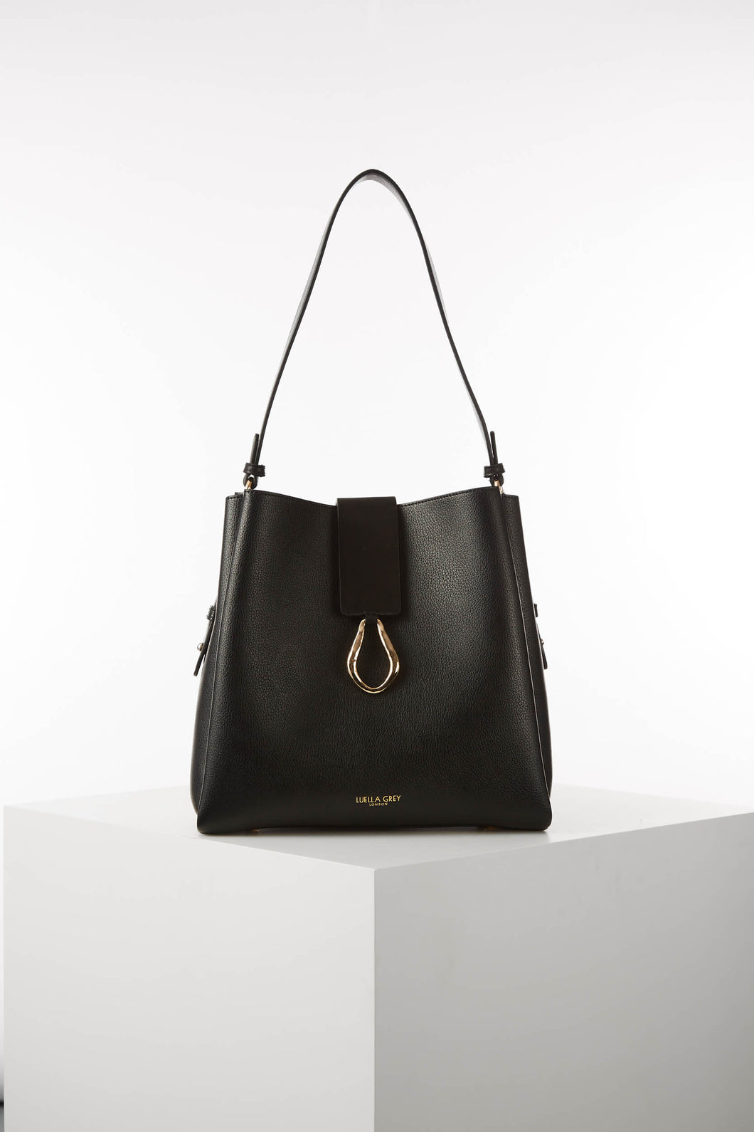Henrietta Black Hobo