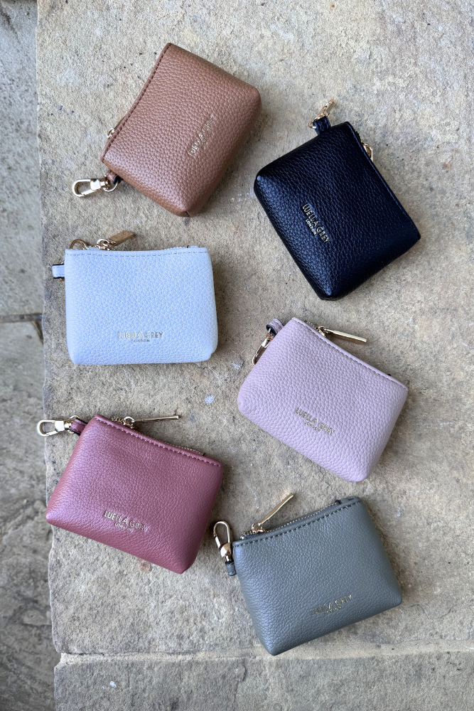 ‍‍FREE Edna Clip-on Charm With Orders over £99 (100% off)