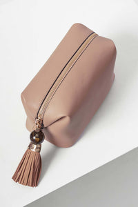 ‍‍FREE Virginia Toiletry Bag With Orders over £99