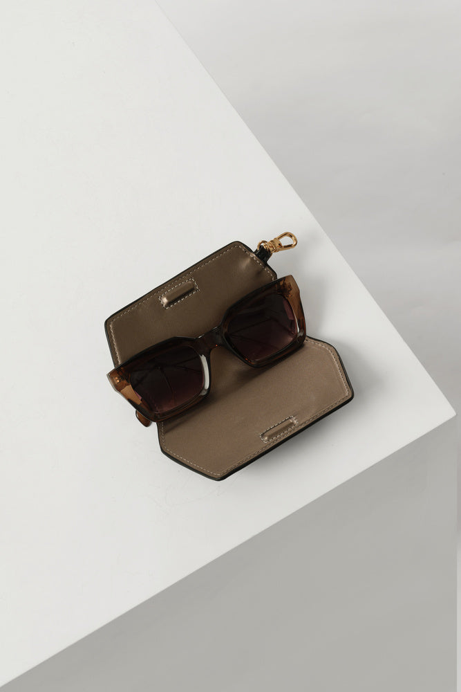 Izzy Black Sunglass Case