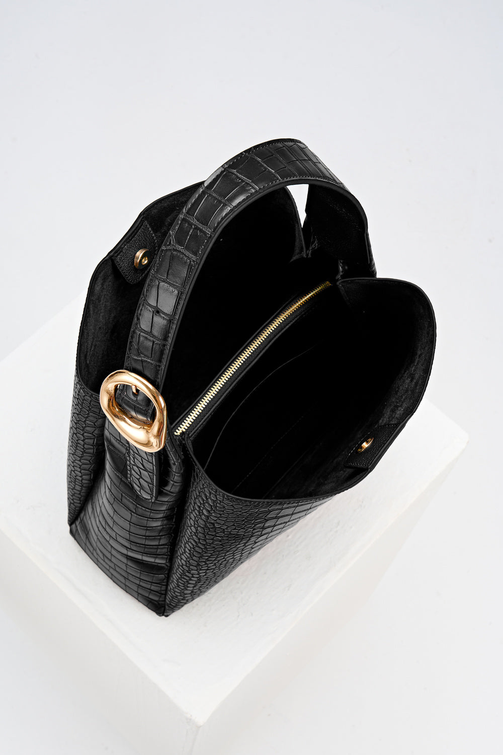 Ariadne Black Croc Hobo