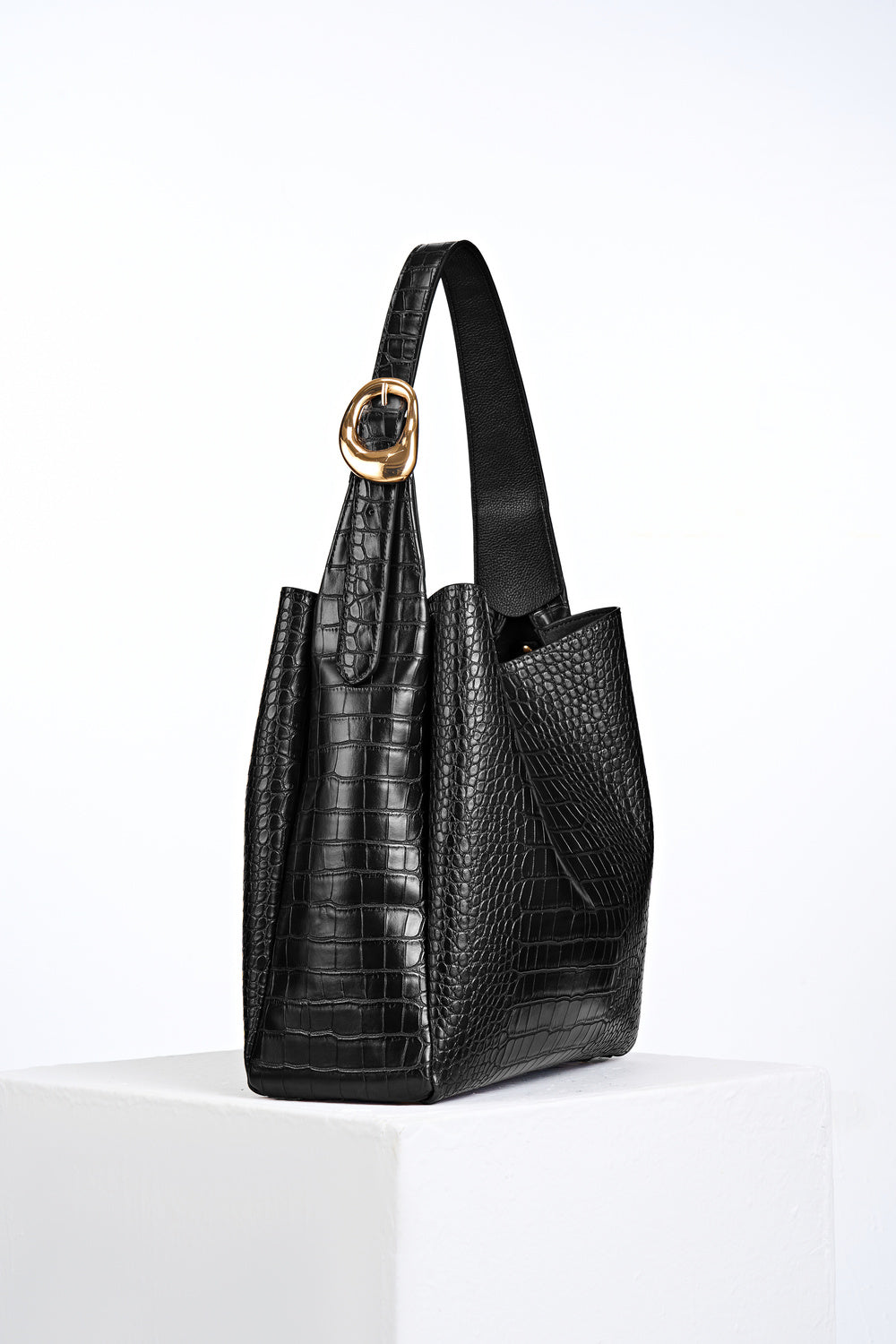Ariadne Black Croc Hobo