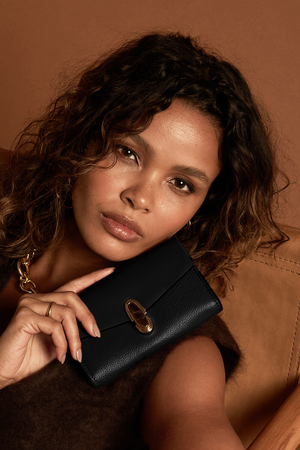 Leontina Black Medium Purse