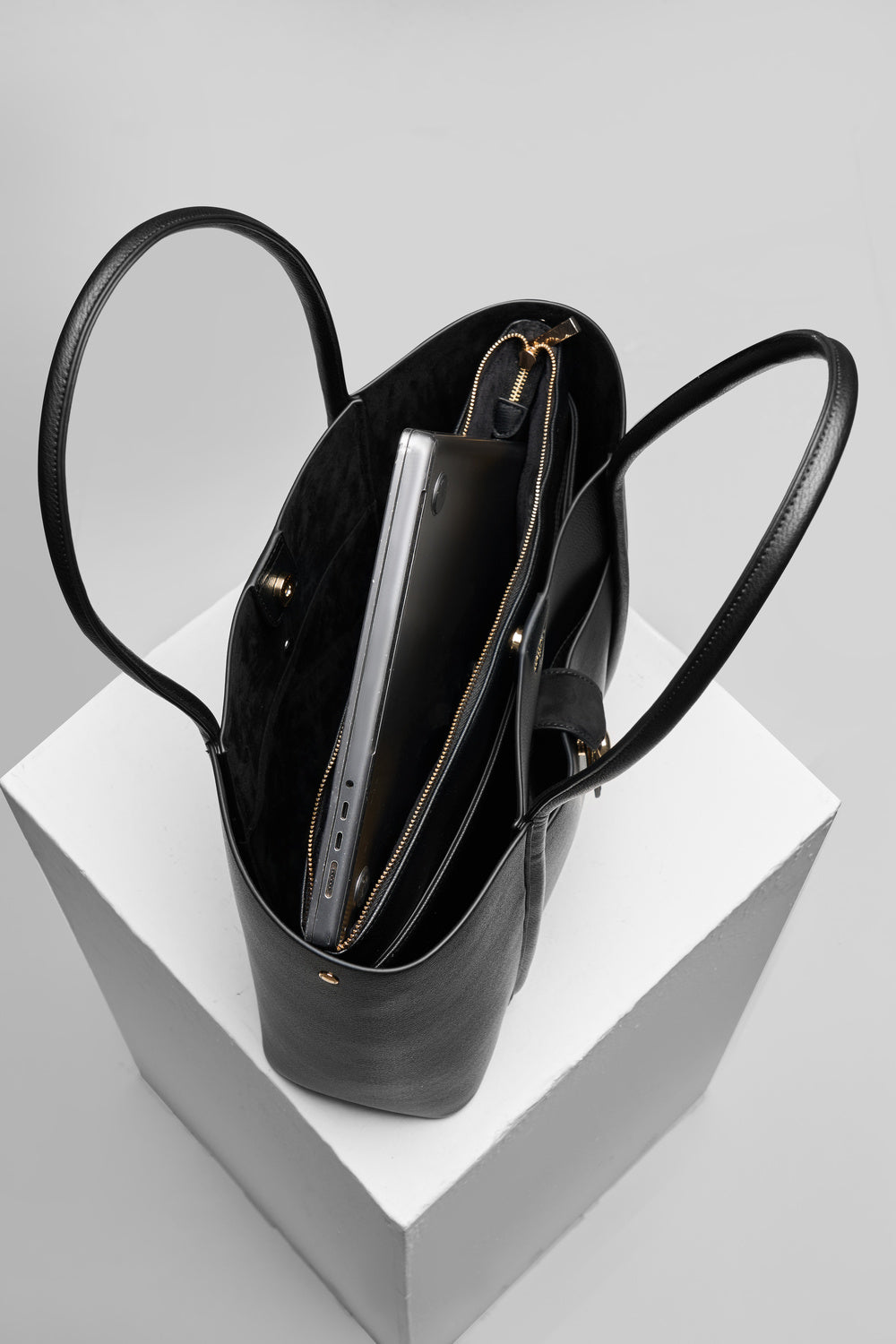 Lilibet Black Laptop Tote
