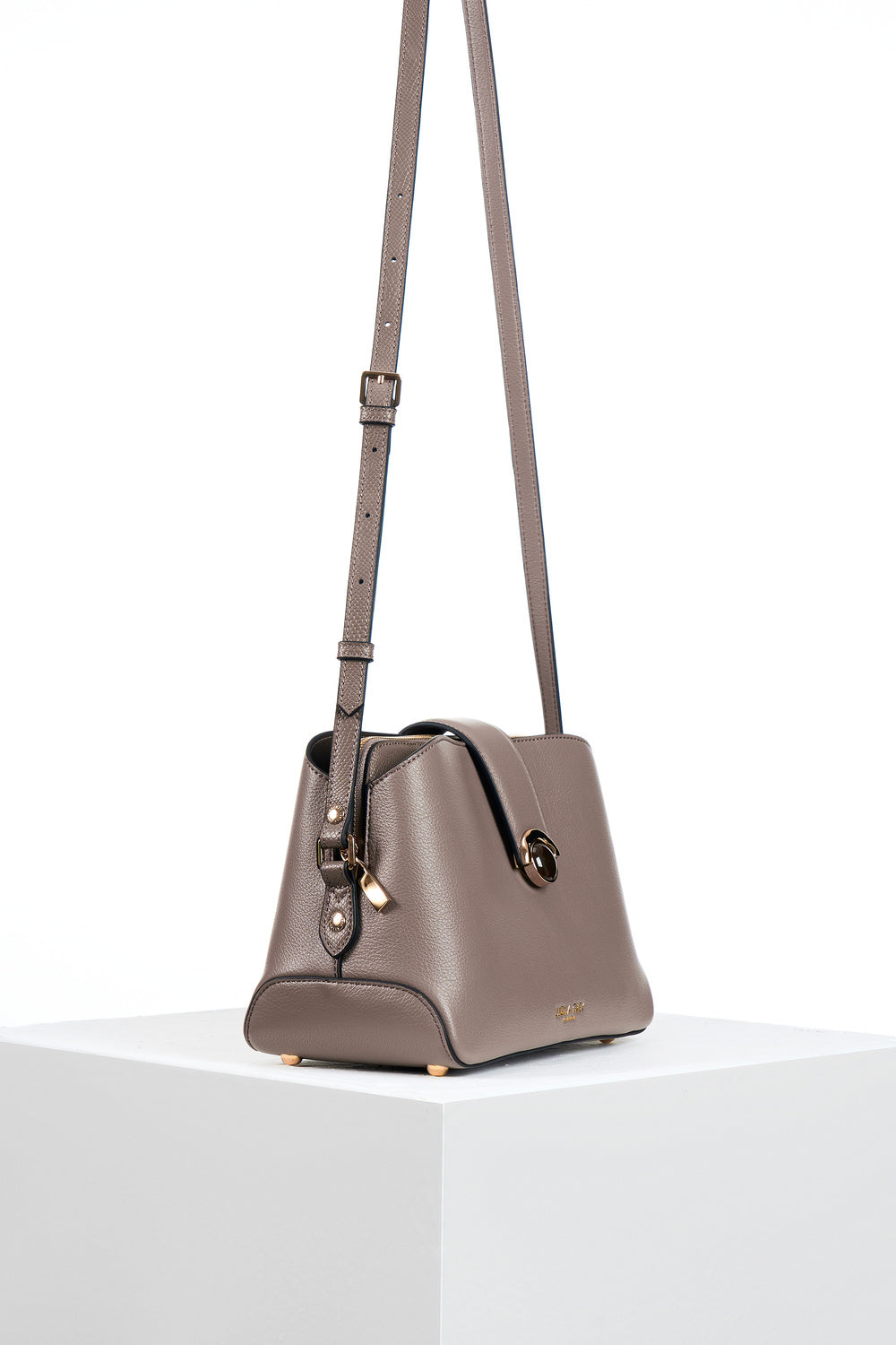Mills Peat Crossbody