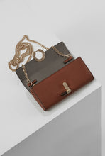 Load image into Gallery viewer, Sara Conker Purse
