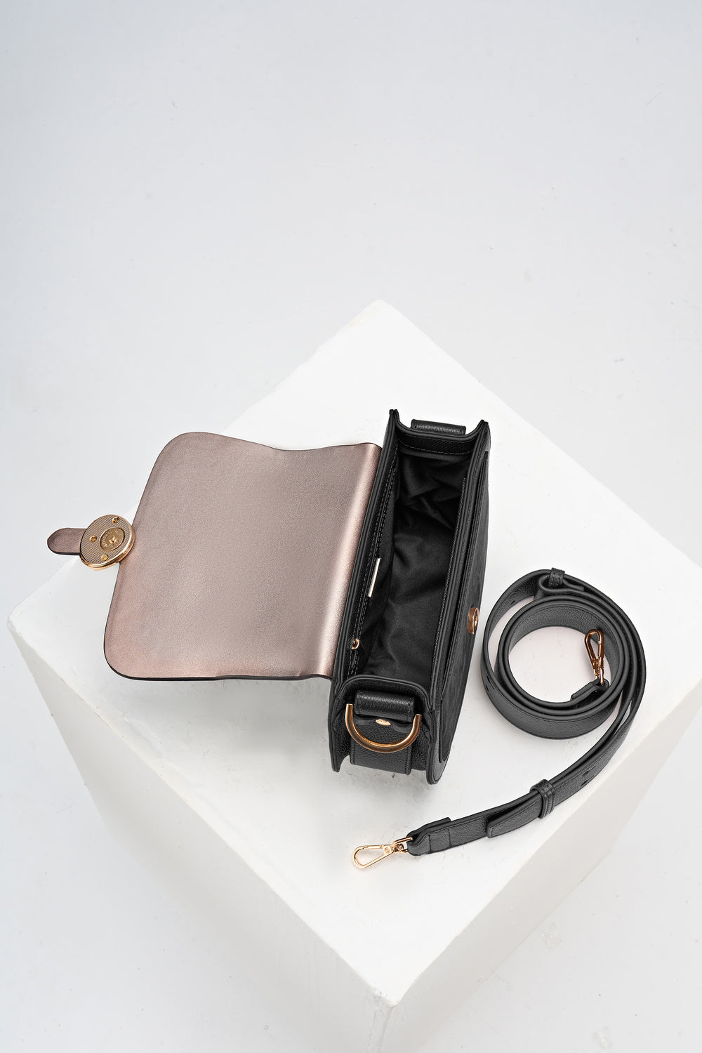 Venetia Black Saddle Crossbody