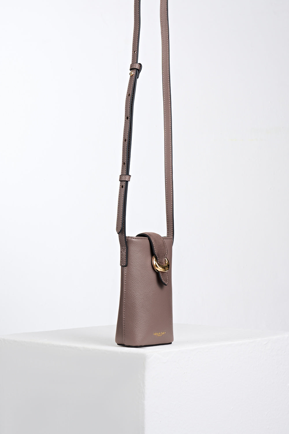 Wren Fawn Phone Bag