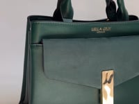 Video of Kristie Tote with all the inner and outer details 