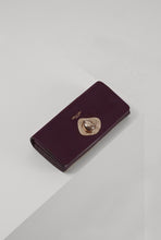 Load image into Gallery viewer, Amarie Grape Molten Turn Lock Purse
