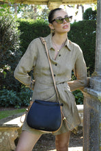 Load image into Gallery viewer, Cecily Black/Camel Casual Scoop Crossbody
