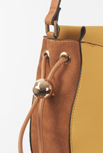 Load image into Gallery viewer, Cecily Daisy/Camel Casual Scoop Crossbody
