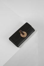 Load image into Gallery viewer, Lexi Black Resin Clasp Purse
