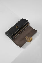 Load image into Gallery viewer, Lexi Black Resin Clasp Purse
